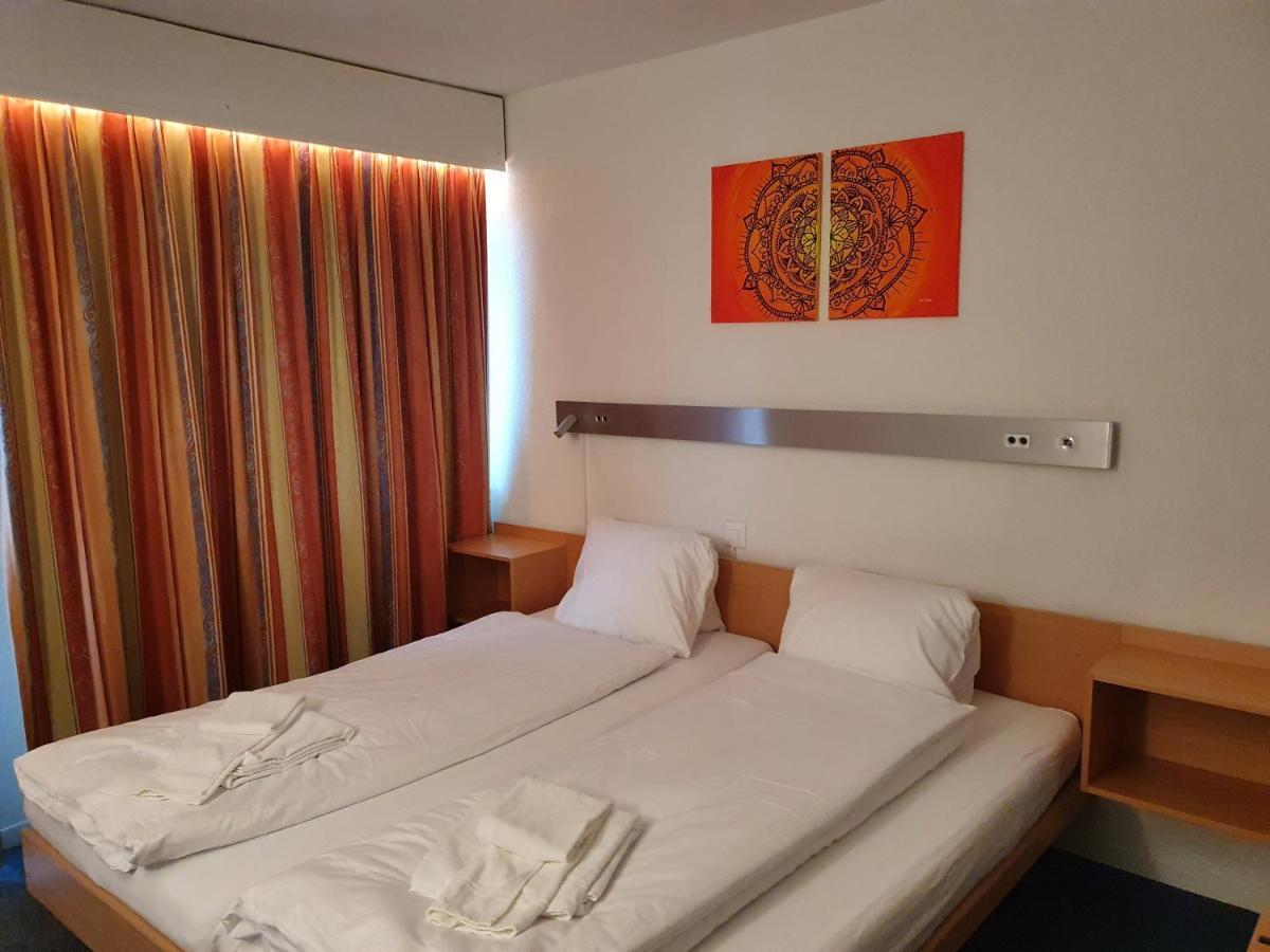 Erlebnisland Grizzlybaer Hotel Langenbuhl Buitenkant foto