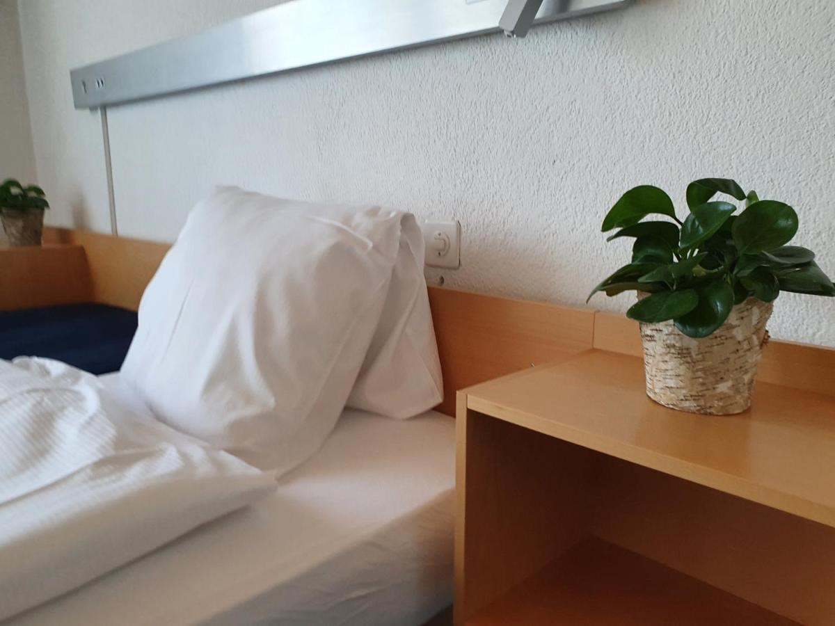Erlebnisland Grizzlybaer Hotel Langenbuhl Buitenkant foto